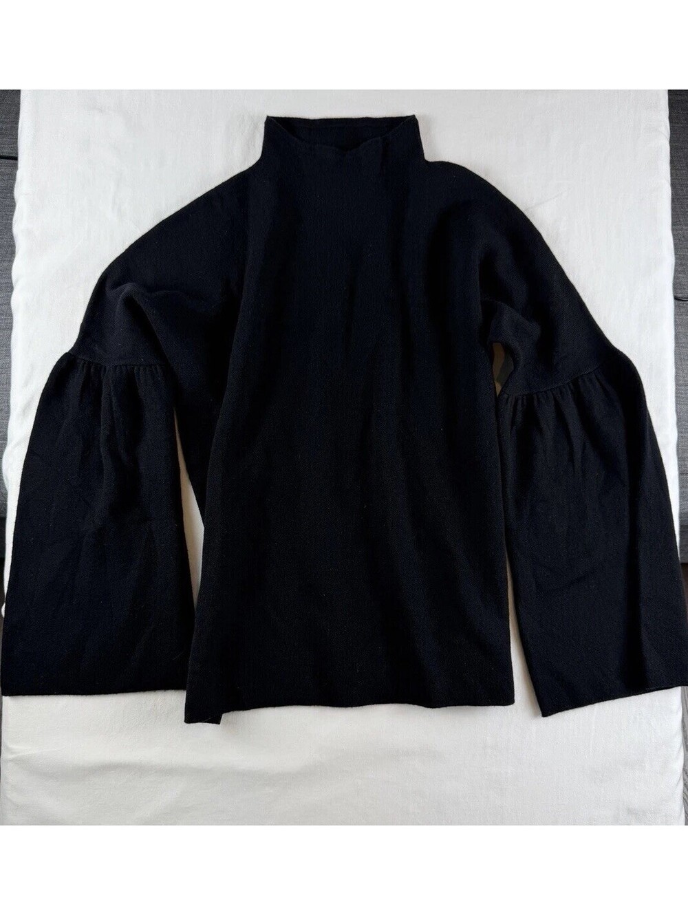 Vineyard Vines Merino Wool Black Bell Sleeve Mock Neck Sweater Women’s M